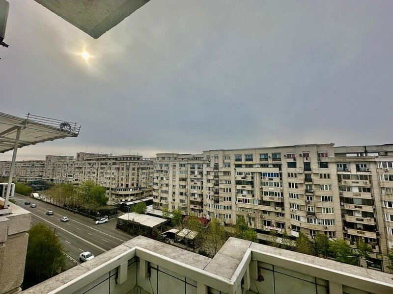 Decebal, metrou Muncii, mobilat modern.